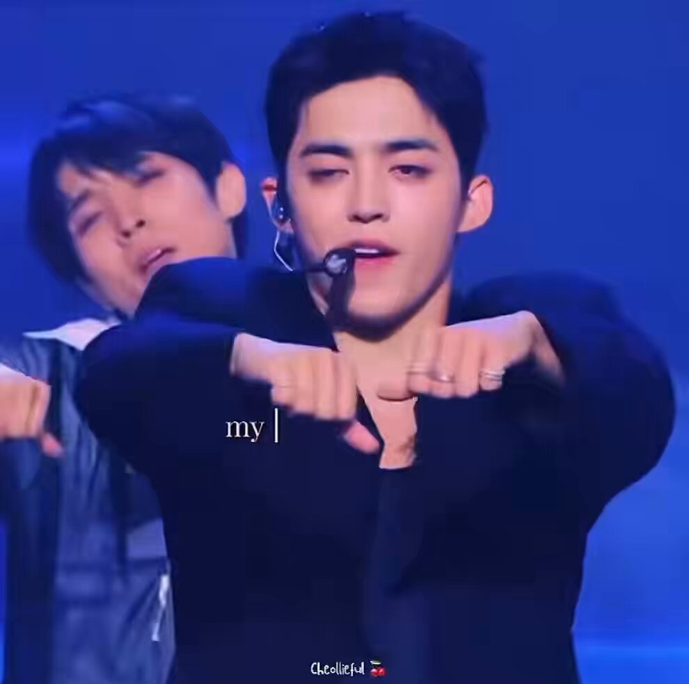 such a amazing edit!! scoups dancing to worth it will always live in my head rent free 🫠#에스쿱스