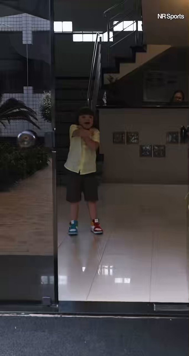 O Noah conhecendo o Neymar é o vídeo mais fofo que você verá hoje! 🥹❤️‍🩹