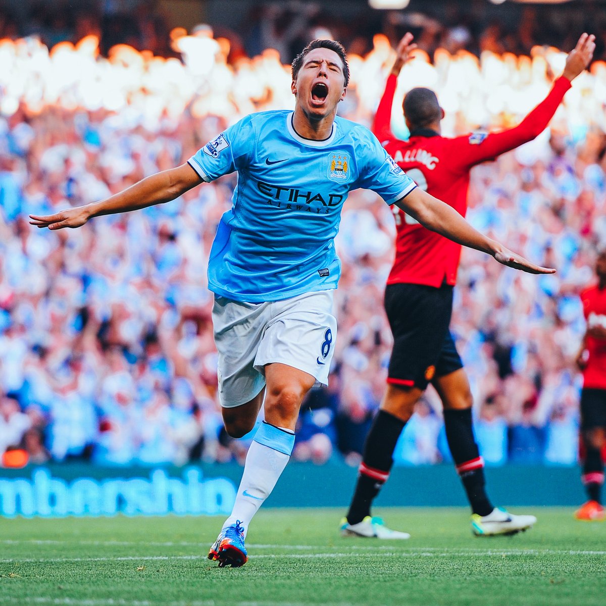 #ManCity signed Samir Nasri Official from Arsenal, 15 years ago today. 🇫🇷 🔵 176 Apps ⚽️ 27 Goals 🅰️ 40 Assists 🏆 Premier League [x2] 🏆 League Cup [x1] 🏆 Community Shield [x1] 🏅 Alan Hardaker Trophy [x1]