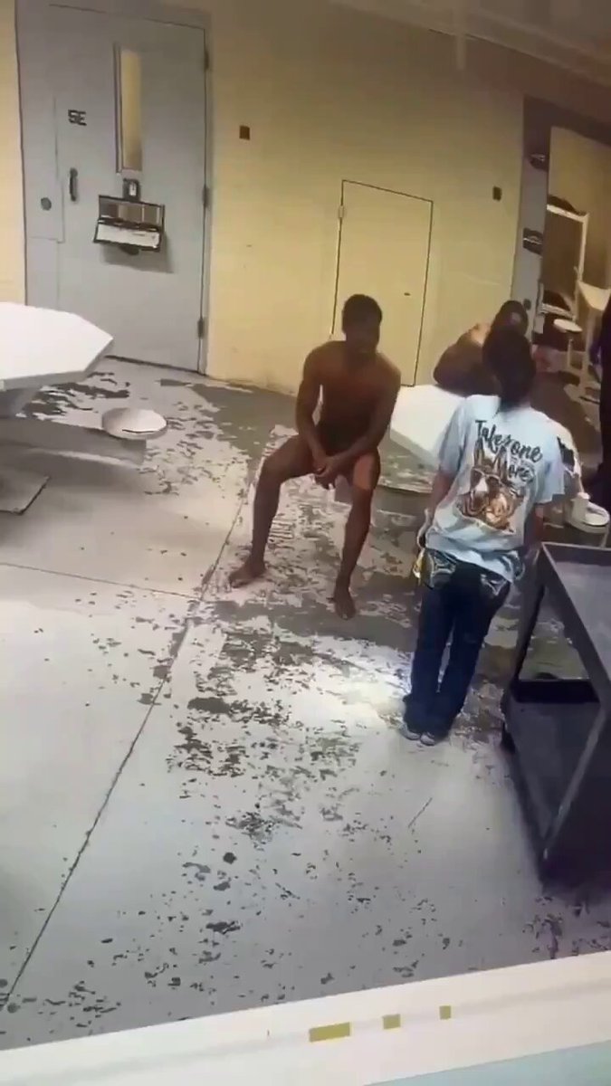 Inmate Snaps After CO Shoves Him in the Face