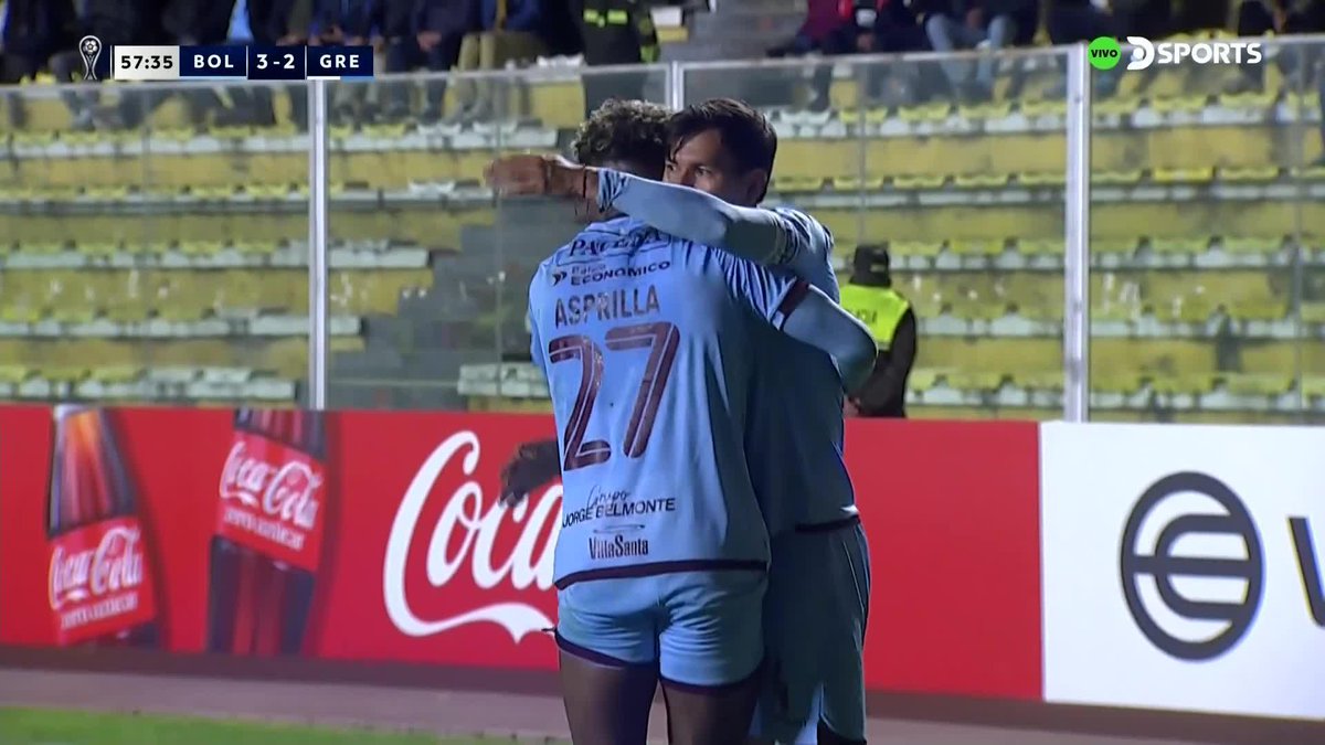 🇨🇴 GOOOL de Dairon Asprilla. El colombiano marcó el 3-2 de #Bolívar ante #Gremio, al 58’, por Sudamericana