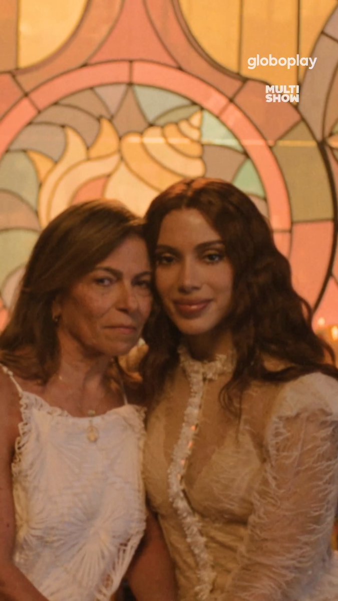 Emocionado com a @anitta e sua mãe em "Deus Mãe" 💖 📲 O audiovisual EQUILIBRIVM II está disponível no meu app, para todo mundo, por sete dias. #AnittaNoGloboplay