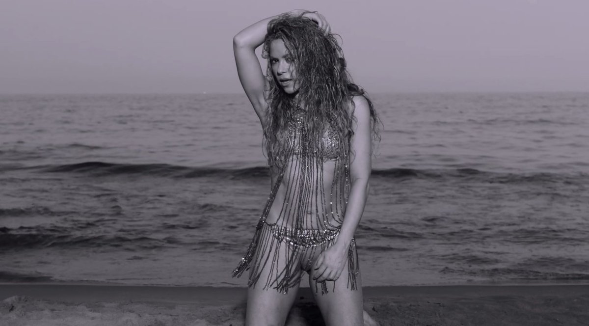 ★CLANDESTINO★ fue el primer lanzamiento que viví en tiempo real con Shakira apenas tenía un año como fan de ella.😭😮💨