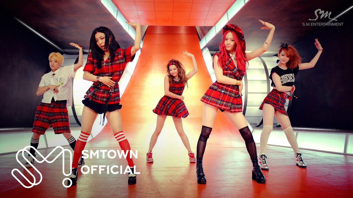 sou tão baratinha dos ggs da sm, amo o aespa, amo o fx, amo o h2h, amo o snsd e amo o red velvet