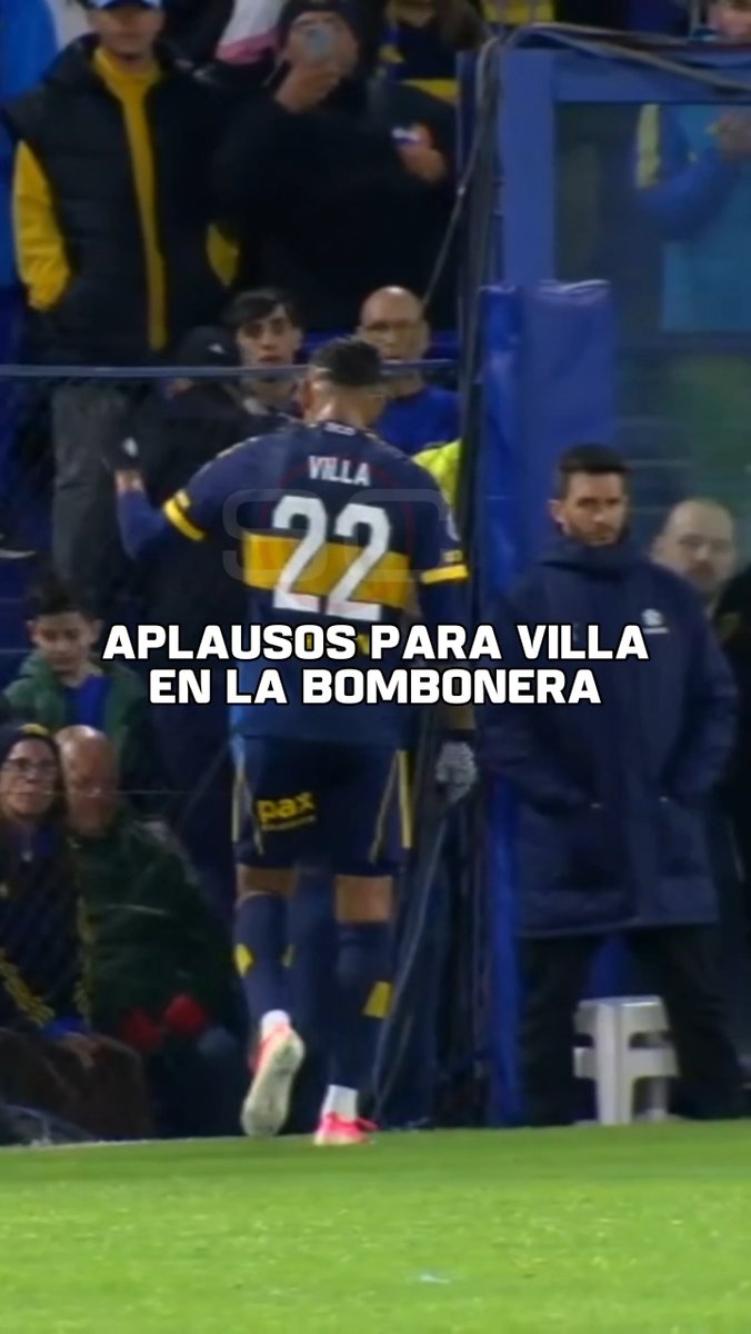 Así se retiró Sebastián Villa de La Bombonera cuando fue reemplazado por Zenón.