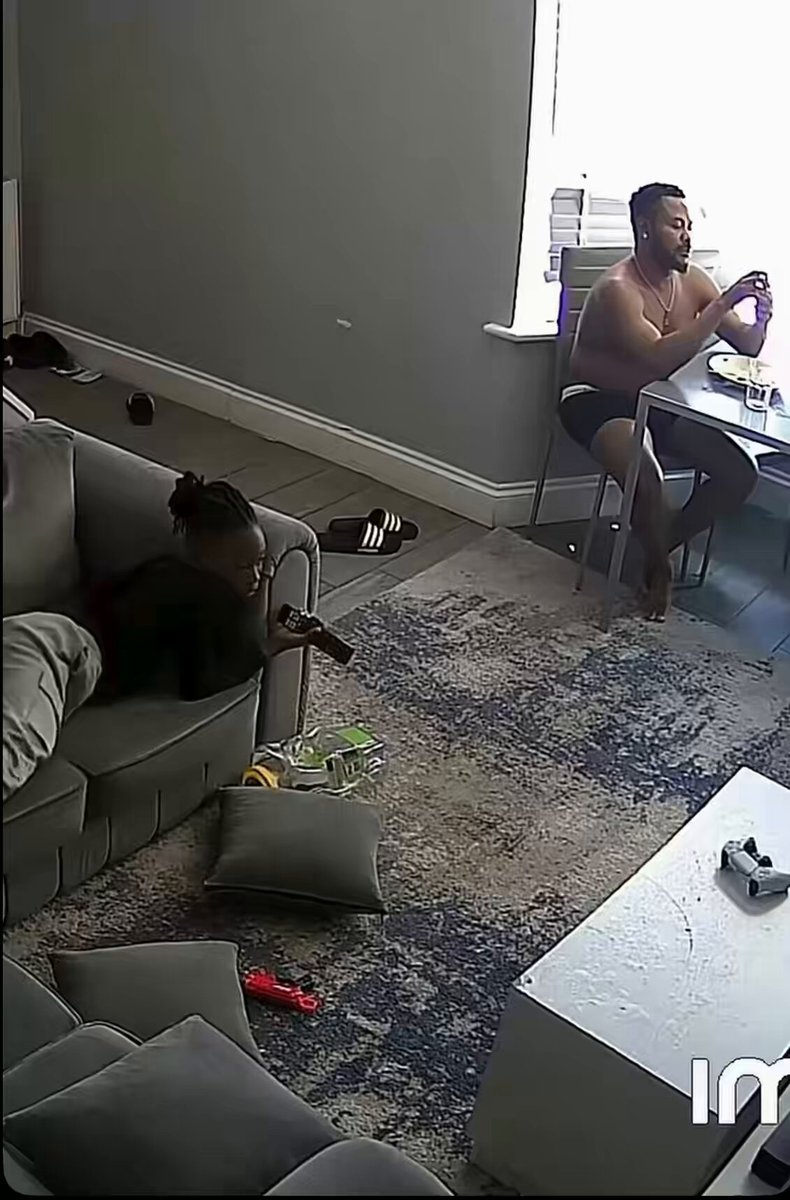 When you suddenly remember you’re a dad now😁