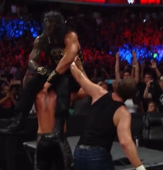 The Greatest performers of our generation. Ambrose Rollins Reigns This match deserves its flowers 💐💐💐💐💐💐💐💐💐💐💐💐💐💐