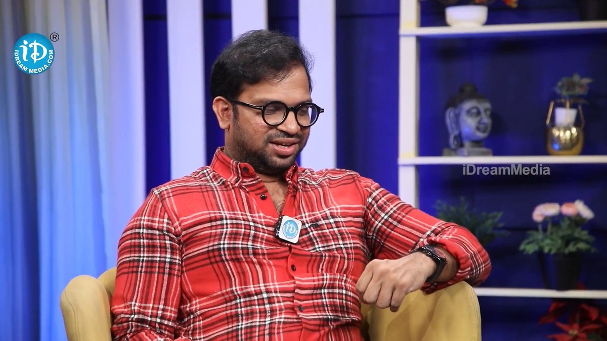 “#Raaka నుంచి త్వరలోనే ఒక మ్యాజికల్ అప్డేట్ వస్తుంది... వెరీ సూన్. #LokeshKanagaraj గారితో ఒక సినిమా ఉంది. ప్రస్తుతం #AlluArjun గారు రెండు, మూడు కథలు వింటున్నారు. బాలీవుడ్ దర్శకులు కూడా ఆయన డేట్స్ కోసం ప్రయత్నిస్తున్నారు.” – #SarathChandra