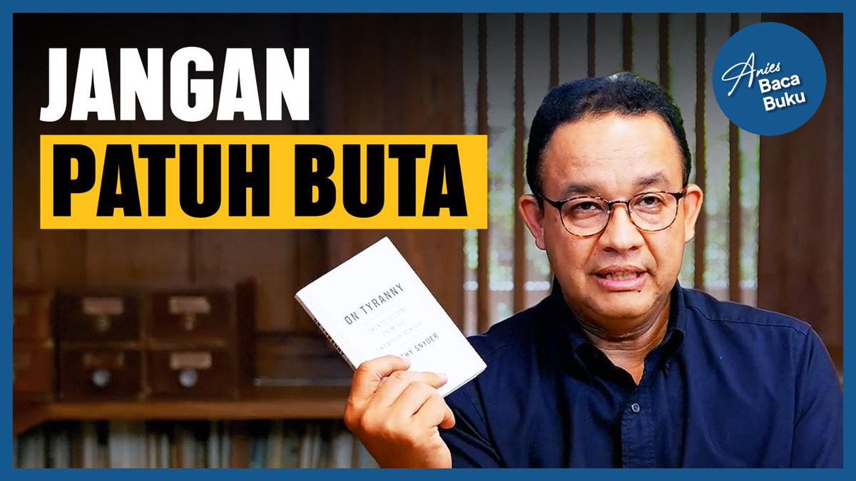 Wah, ternyata ada satu episode #AniesBacaBuku yg terlewat diunggah. Kita bahas buku On Tyranny oleh Timothy Snyder ttg mengenali tanda2 otoritarian dan bagaimana menjaga demokrasi tidak menyimpang. Berikut videonya. Maaf terlewat, apakah masih relevan utk kita simak saat ini?