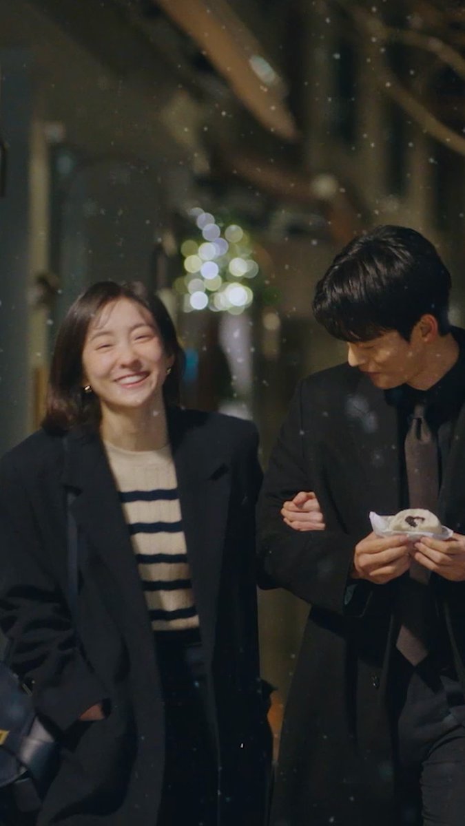 웹툰 명장면을 그대로 담아낸 순간🤍 시우♥지윤의 따뜻한 호빵 엔딩을 <내일도 출근!>에서 다시 만나보세요🥹🫶 [월화] 저녁 8:50ㅣtvN #즐거움엔20tvN #내일도출근! #SeeYouatWorkTomorrow! #tvN #Wavve #웨이브