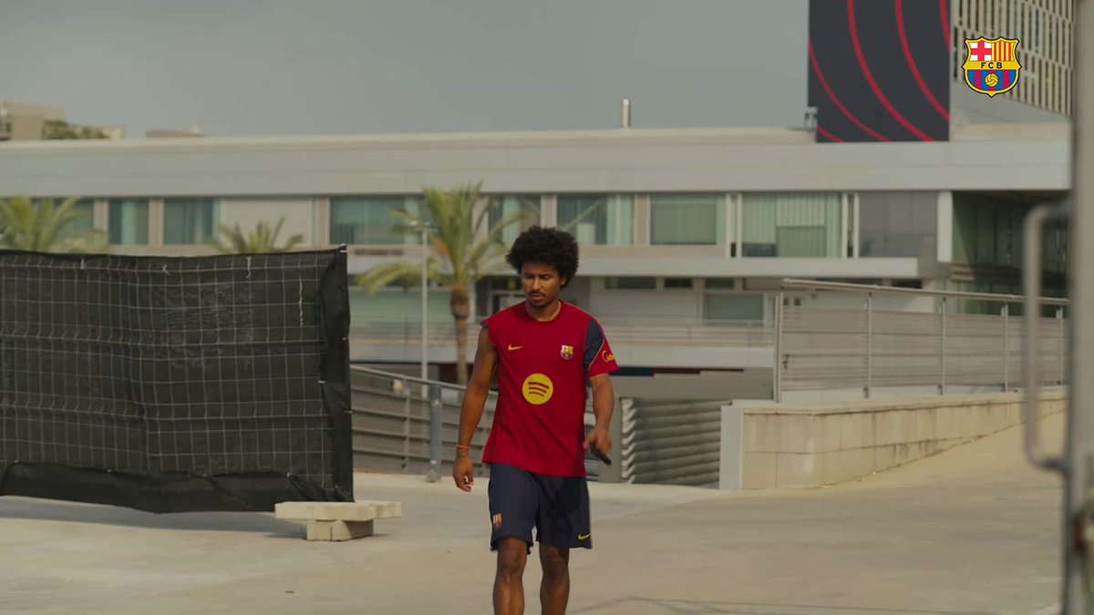 Karim Adeyemi's first training session with Barça ✅