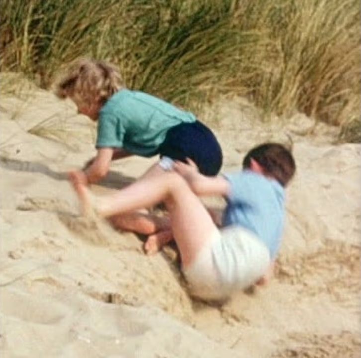 🗣️ “We were away all the time at school, so it was the holidays that was, you know, more opportunity to crash about and do other things” King Charles and Princess Anne as little chaos menaces during a family holiday in Norfolk 🫧☀️