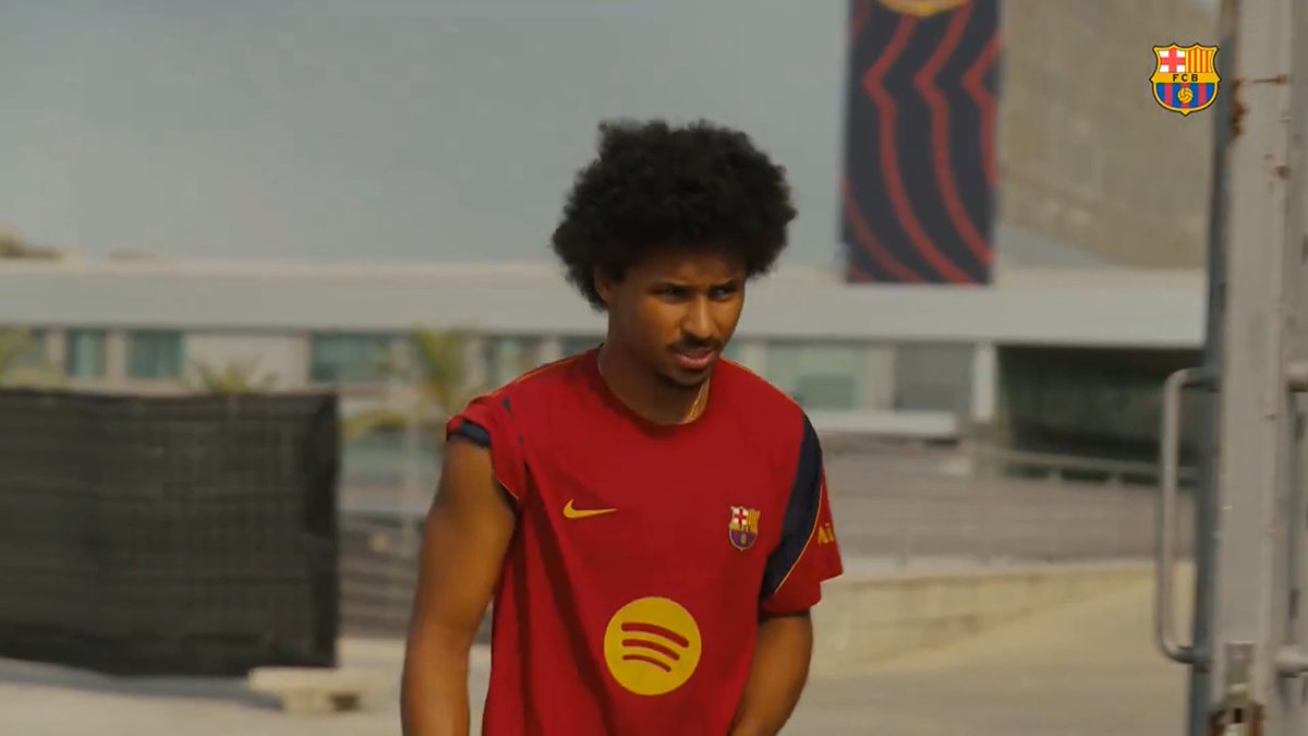 🆕💪 Le premier entrainement de Karim Adeyemi avec le FC Barcelone ! #LaLiga #Barça