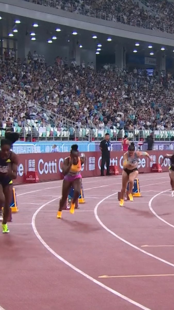 When you smash the meeting record ๐ช Two-time 200m world champion Shericka Jackson produced a dominant display of sprinting at #XiamenDL ๐จ๐ณ 200m - 21.87 seconds โฑ๏ธ She sits 4th in the #RoadToTheFinal standings currently & one more good result would see her safely through to the final at #BrusselsDL ๐ง๐ช #DiamondLeague ๐