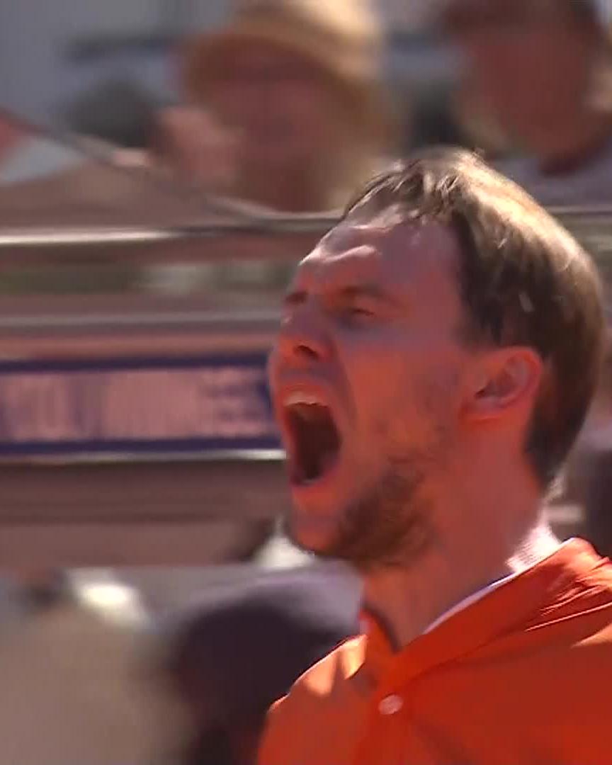 TITLE DEFENCE: STILL ON 🔥 Bublik is back in the Kitzbühel final after beating Etcheverry 6-3 6-4! #GeneraliOpen