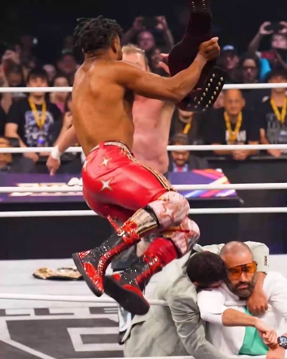 "The Jet" Kevin Knight ケビン・ナイト took flight to CRACK AEW World Champion Kenny Omega over the head with his TNT Title ahead of their match at #AEWRedemption, THIS SUNDAY, 7/26!