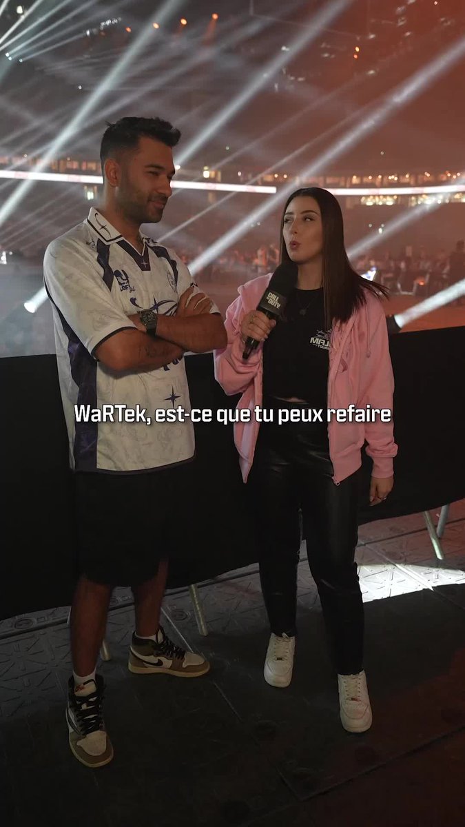 Nous avons demandé à Anil "WaRTeK" B. et à la communauté de reproduire le son des grenades flash : Boom psssssh