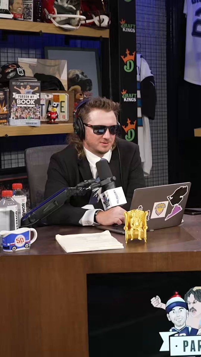 Bruce Buffer presents the Hank loss of the year