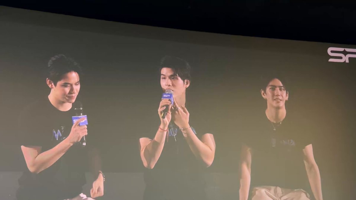 ☁️ : เข้าใจแล้วว่าเวลาพ่อแม่รอไปรับลูกที่โรงเรียนมันเป็นยังไง 🎤 : ก็ต้องสลับกันวันนึงก็พ่อ วันนึงก็พ่ออีกคนนึงไปรับที่โรงเรียน ..พี่มิ้นเค้าบอกว่าครั้งหน้าให้สกายมากับนีออนน่า ให้นานิมากับสไมล์ สลับกัน //รอเลยยยยยยยยย 🥹 SKY SEA SATANG WITH MOANA #SFxSkySeaSatang #SFxSmyleAvoceanSamruay #skywongravee Wongravee Nateetorn