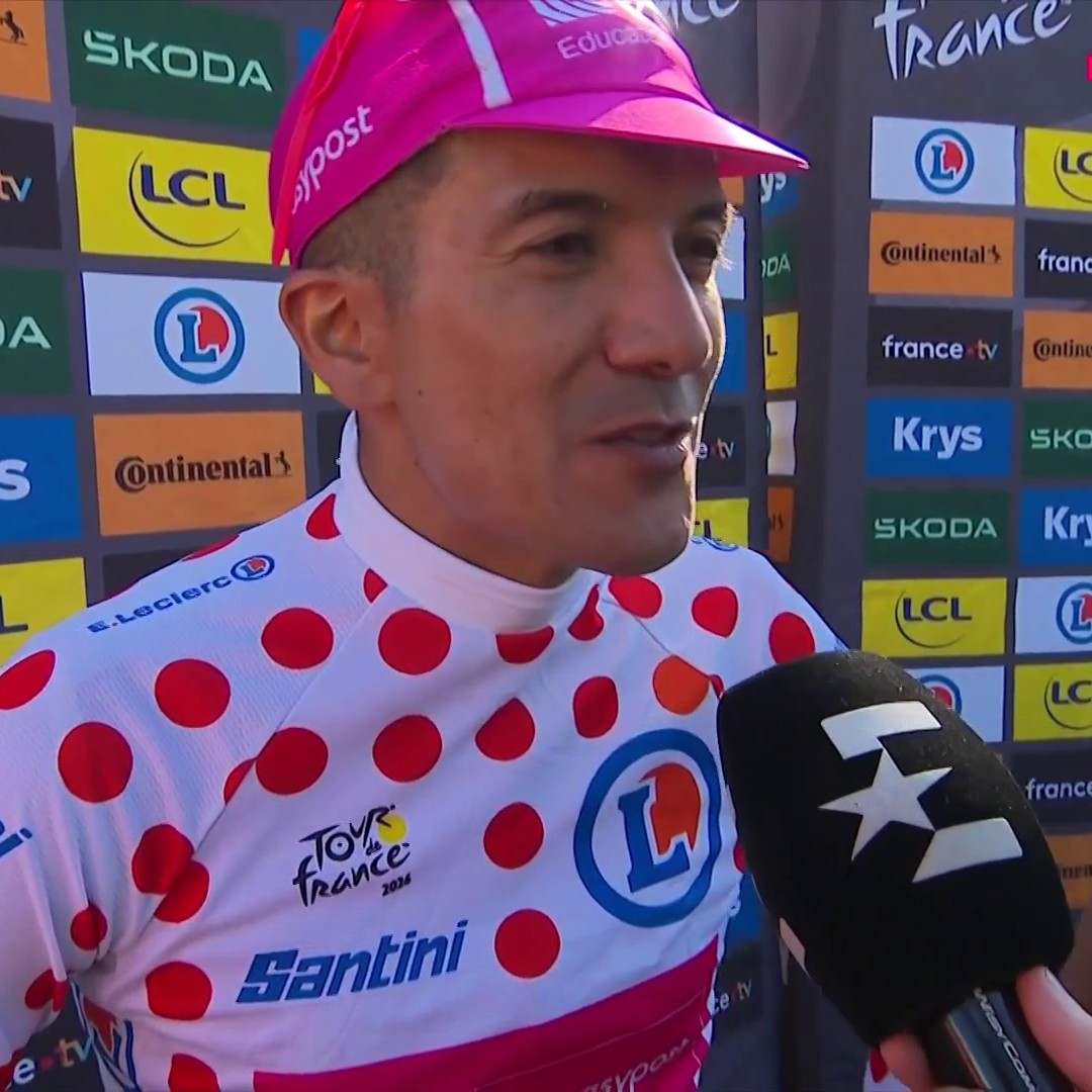 🎙️ El cabreo de Carapaz en Eurosport.es con Lenny Martínez: "Me ha cortado al final en la curva, ha sido descortés. Hay cosas que no se respetan" #TDF2026 #LaCasadelCiclismo