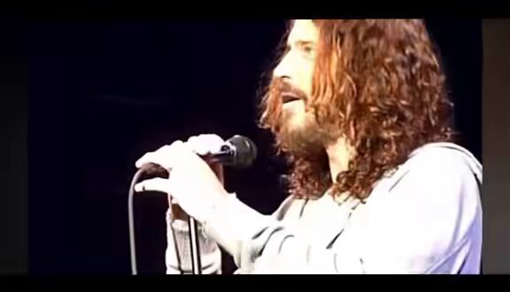 Hunger Strike, years and years (and years and years) later. Chris and Eddie never lost their magic… Man, this is great. One of the best singer combos of all time - they’re really the perfect yin to each’s yang.