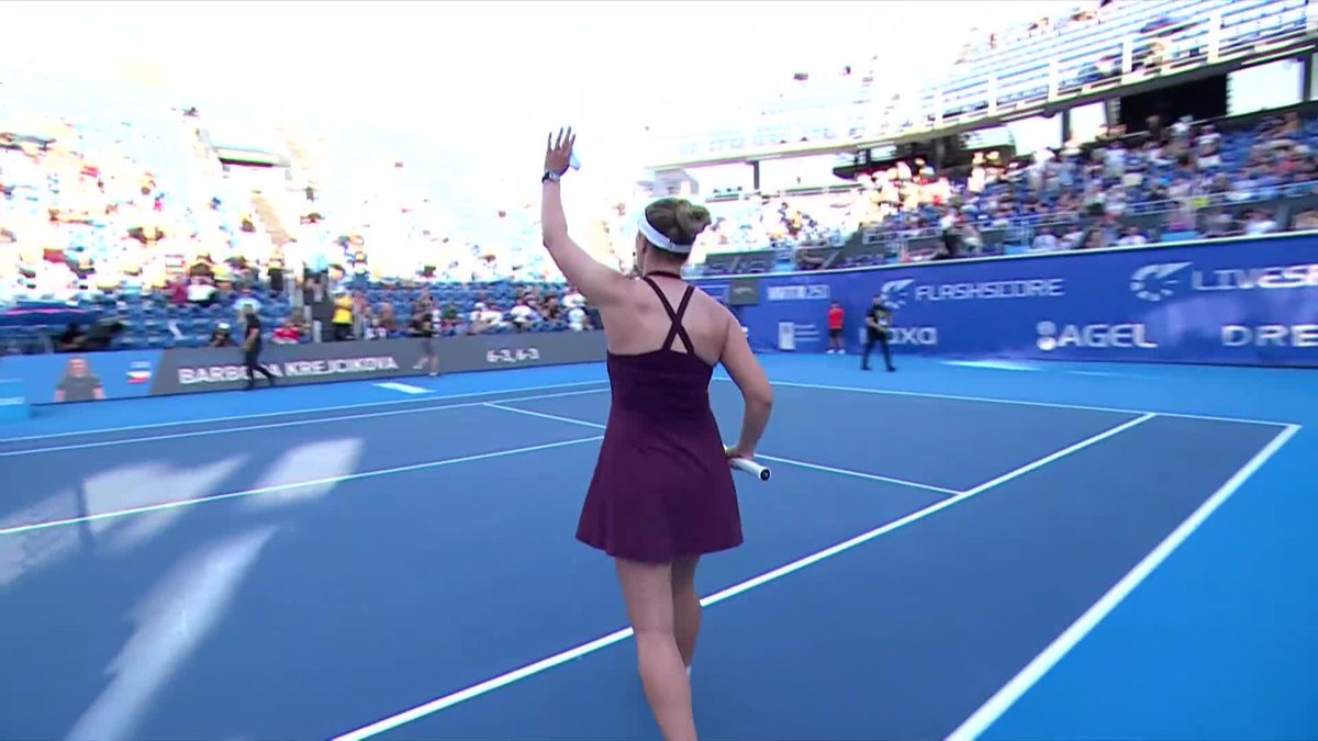 Thru in ✌️ Barbora Krejcikova locks in another straight sets win for a place in the semifinals! #livesportpragueopen