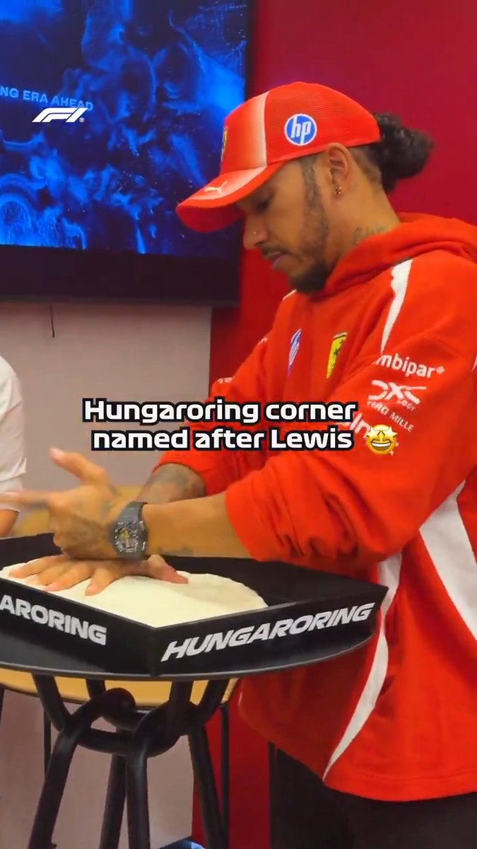 Honouring the king of the Hungaroring 👑 Turn 2 has been named after Lewis Hamilton in recognition of his record-breaking eight wins at the circuit 🏆 #F1 #HungarianGP