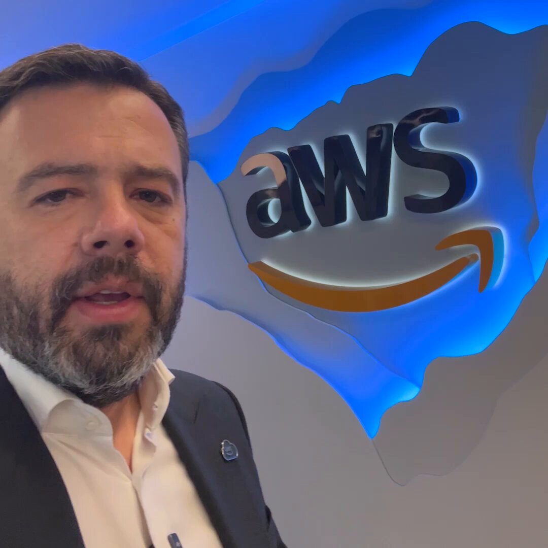 Tenemos 90 mil cupos para cursos GRATIS en inteligencia artificial y computación en la nube con Amazon, IBM y Oracle. ¿Quiere aprender de programación, análisis de datos o dominar la inteligencia artificial? Esta es su oportunidad. La convocatoria para Experta Tech, de Secretaría Desarrollo Económico, está abierta hasta el 7 de agosto, y todos los residentes de Bogotá mayores de 18 años pueden aplicar acá: Comparta este video con cualquier persona que pueda estar interesada.