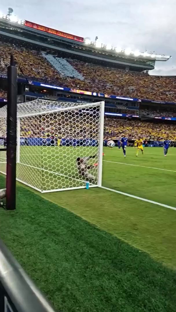 🧤 من قلب الملعب... عِش أفضل تصديات كأس العالم 2026 كما لو كنت هناك! لقطات بدون موسيقى... فقط أصوات المدرجات وروعة التصديات. 🎥⚽️ #كأس_العالم2026