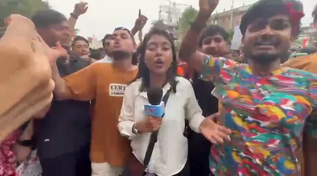 Another video proving how these people harassed female journalists during the Kolkata Students’ Rally. And trust me, these people were hooligans, not students. I will share their profiles if they are arrested. Rest assured.