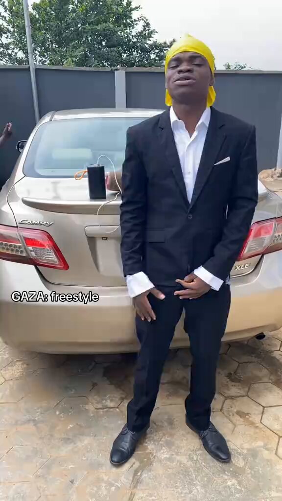 Mannymonie freestyles over Olamide’s “Gaza.” 😭