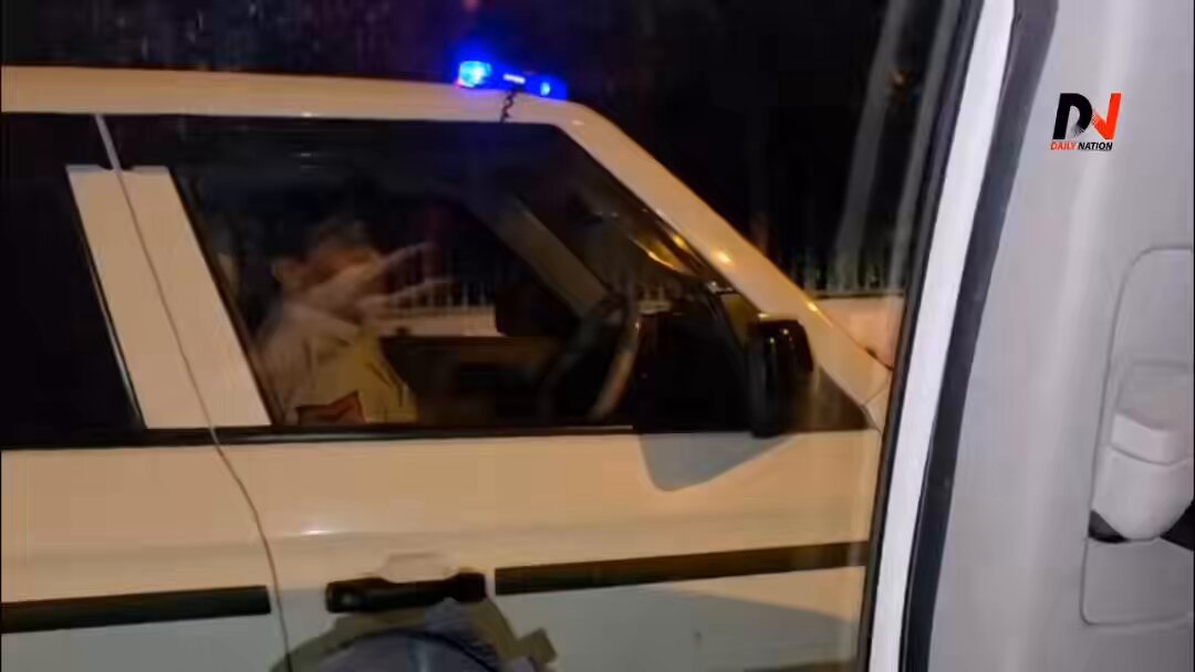 This video is from an hour ago of jamia, when Muslim children were being forcibly detained. When Zeba Khan asked why they were being detained, the police drove off; in response, Zeba pursued them and secured the children's release. Zeba khan (saista pravin) good work mam
