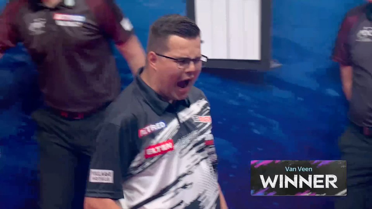 VAN VEEN DEFEATS WADE! 💪 Gian van Veen avenges his 2025 quarter-final defeat to James Wade, winning 16-13 to set up a semi-final showdown with Gerwyn Price! 📺 #MatchplayDarts