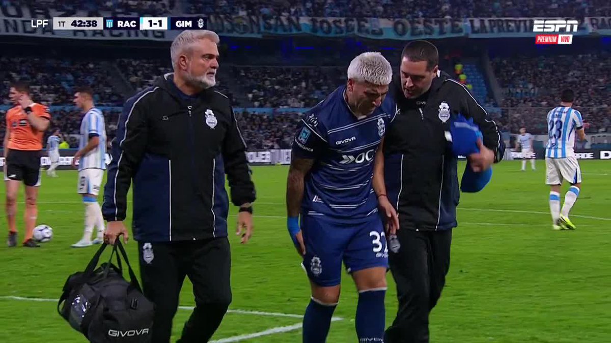 Cambeses le atajó el penal al Chelo Torres y se lesionó en la misma jugada. Lo mal que le pegó y encima se lesiona. Es increíble esta secuencia.