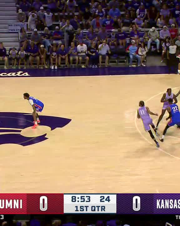 THE KING HAS ARRIVED IN MANHATTAN!!! Beasley has a quick 5 points to get things started EARLY for the K-State Men's Basketball alumni🔥
