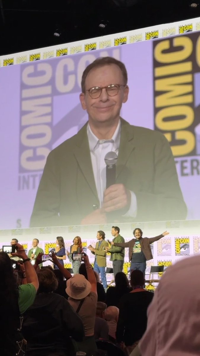 Rick Moranis gets a Hall H standing ovation during the #Spaceballs: The New One’ panel at Comic Con. #SDCC