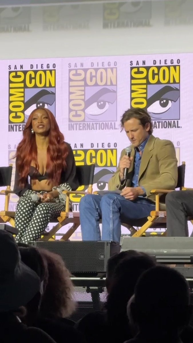 Lewis Pullman reads a letter from his dad Bill Pullman at the #Spaceballs: The New One panel at Comic Con. #SDCC