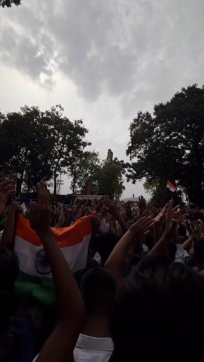 ये सब छात्र है इनके दिल में देश के लिए प्रेम है, और कुछ नफरती टट्टू इन्हें पाकिस्तानी या आतंकवादी कहते है। ये Gez Z है पीछे हटने वाले नहीं है।