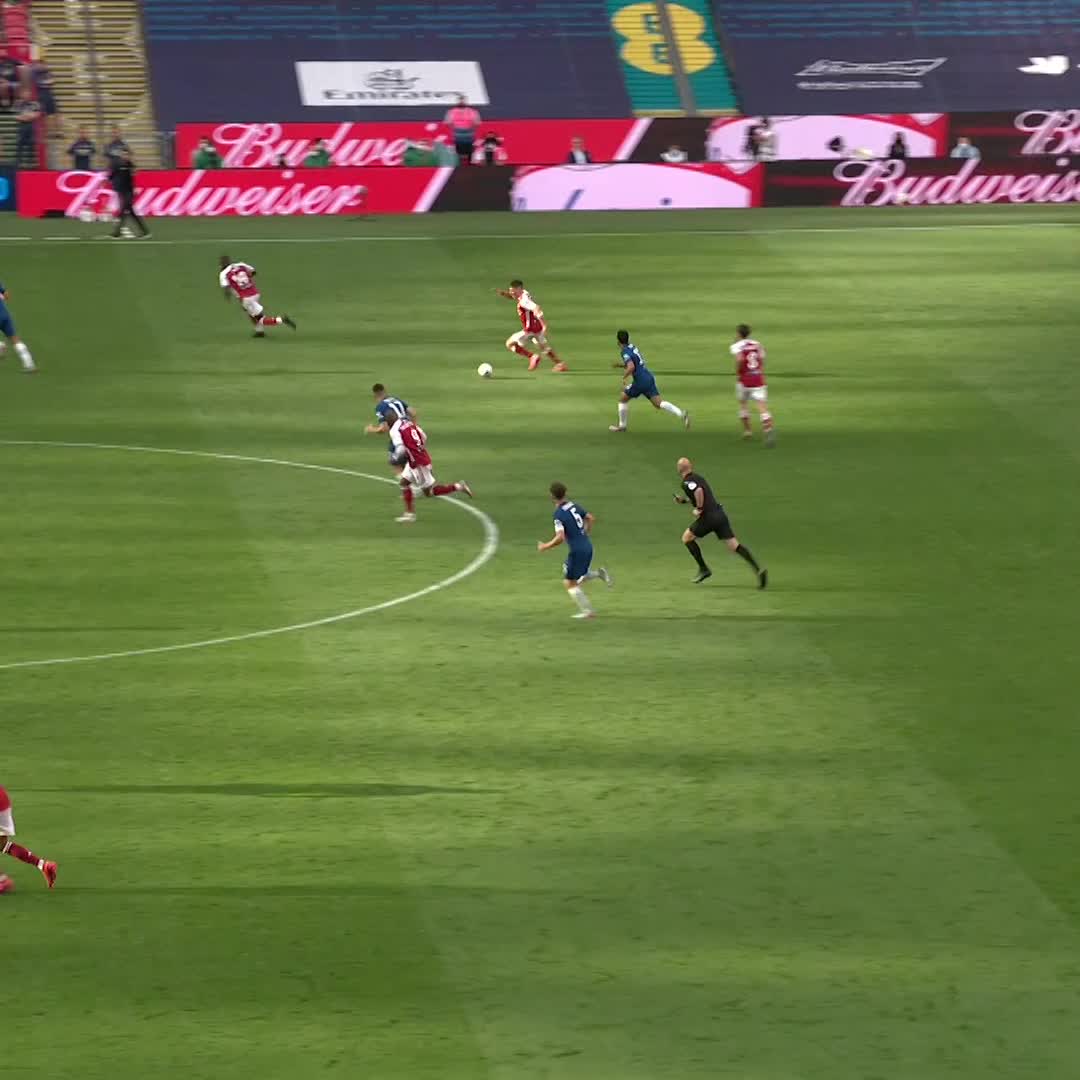 What doeS Gyokeres do in Aubameyang's position? Honest question?