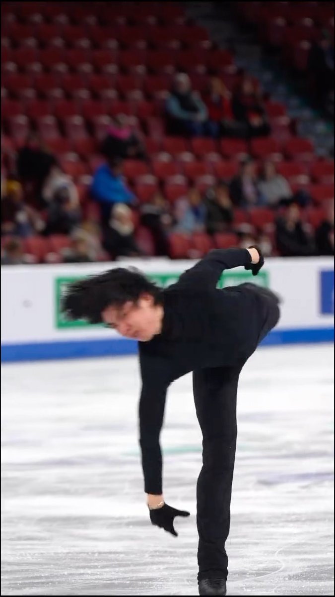 Spinning into the weekend with Juhnwan Cha. 🌀 #FigureSkating
