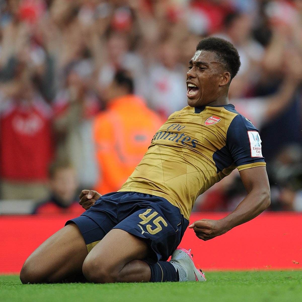 11 years ago today, Arsenal 6-0 Lyon.