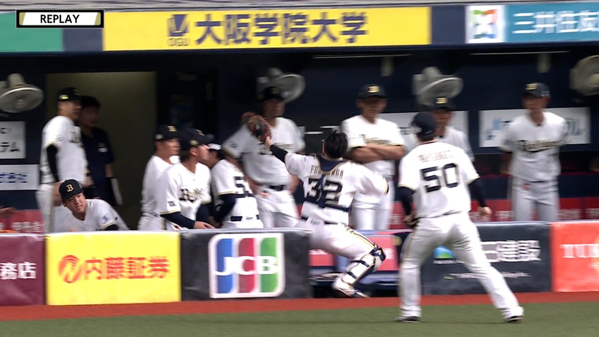 #福永奨 自軍ベンチへ落下も😱プレー続行🔥そして… この気迫に応えるように #入山海斗 がピンチをしのぐと📣 次のイニングには福永が今季第1号の勝ち越しHRを放ってみせた💪 #Bs2026 #ベースボールLIVE で配信中[初月無料]