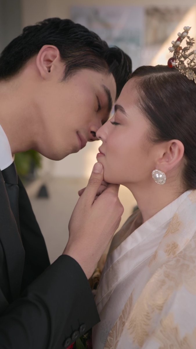 Muling balikan ang simula ng fairytale love story nina Babo at KPAPS! 😍✨ Napa-”saranghae, too” 😘 na sila pero will they live happily ever after na ba talaga? 🫣 Binge-watch The Chambermaid’s Daughter Season 1 now on iWant! At abangan ang PART 1 ng #TheChambermaidsDaughterSeason2 NGAYONG JULY 30! #TCDoniWant #microdrama #GeLex