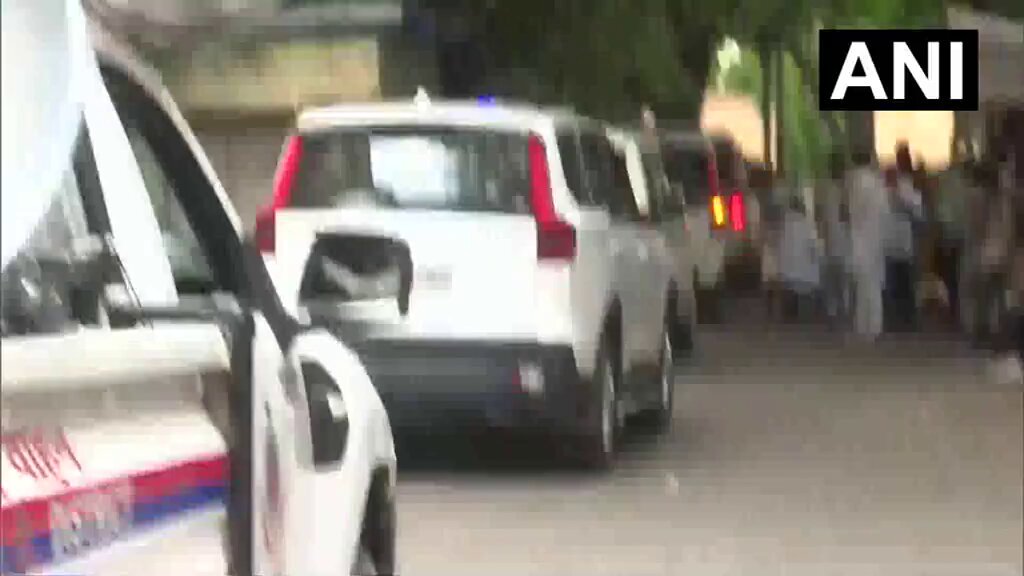 CJP delegation leaves from Jantar Mantar for the Constitution Club of India for the third round of talks with the government.