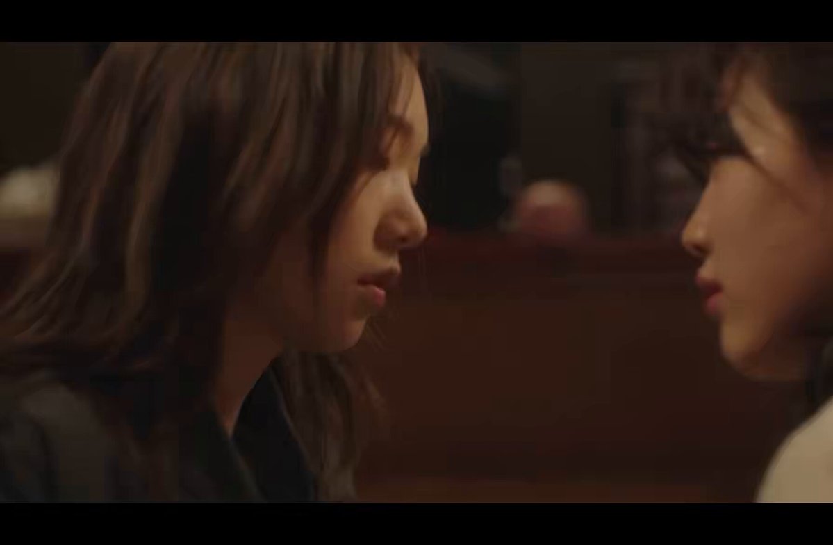 they fcking kissed here!!!😭😭😭