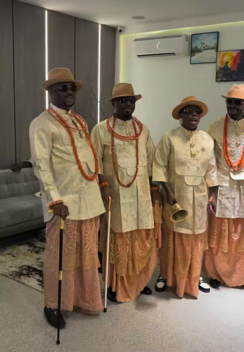 Na Teni this wedding sweet pass, see as she deh disturb everywhere for Sosoberekon 😂😂