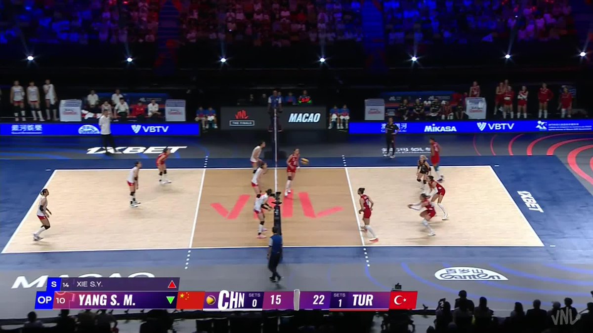 #VNL2026 CHINA 🇨🇳 0️⃣🆚2️⃣ 🇹🇷 TÜRKIYE Türkiye doubles their lead! 💥 Can China pull off a comeback and stay alive in Set 3? 📺 Watch LIVE on VBTV: 🏐 #BePartOfTheGame #Volleyball