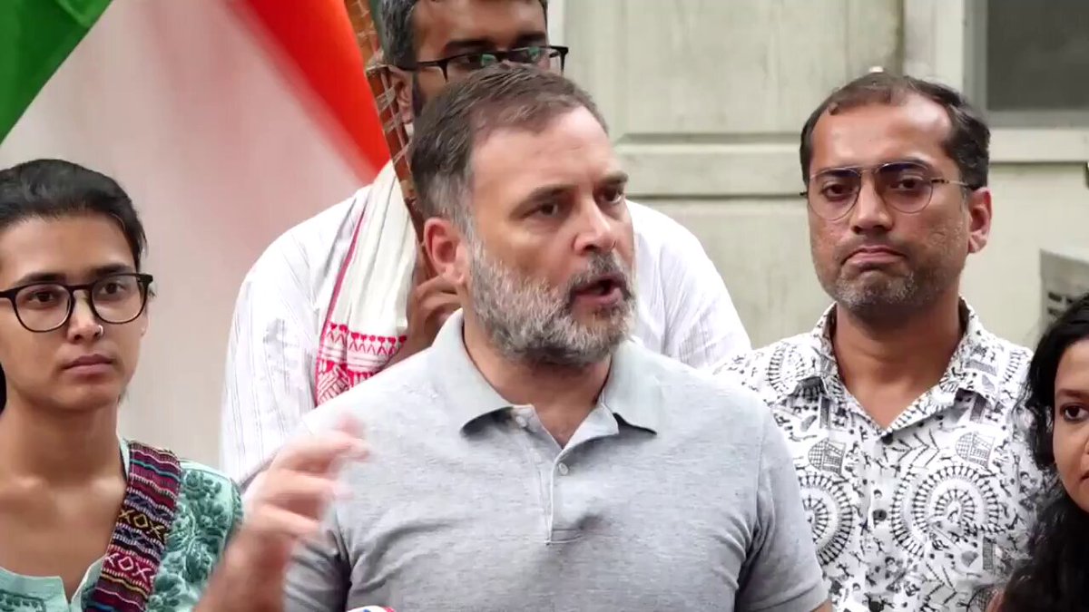 Cockroach Janta Party - Bihar विपक्ष नेता राहुल गाँधी का बड़ा बयान "अगर धर्मेंद्र प्रधान को किसी दूसरे मंत्रालय में भेजा जाता है, तो मैं इसे होने नहीं दूंगा।