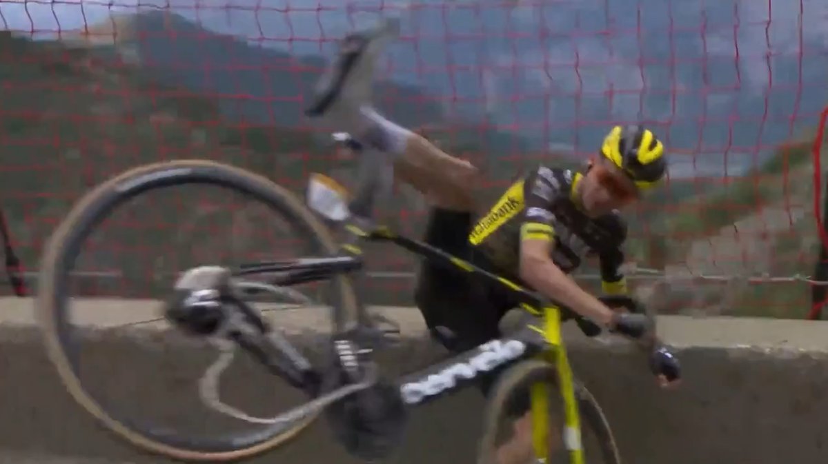 So close to tragic end to an epic stage 🙈