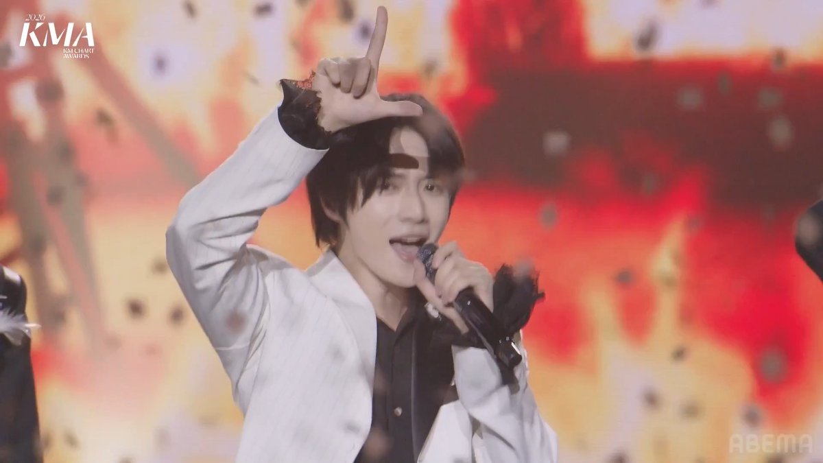 【#KMA2026 速報🎤】 🔴ABEMAで《無料》見逃し配信中🔴 ⋰ #TOMORROWXTOGETHER/#TXT が「LO$ER=LO♡ER」を披露 ⋱ #アベマで無料でKMA #KMA #KMCHARTAWARDS ▼視聴はここから